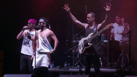Monoulious Dop act�an en el festival Entrepontes de R�bade