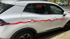 Coche pintado en As Xubias