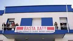 Padres del colegio Fern�ndez Varela se movilizan para que no les quiten m�s profesores