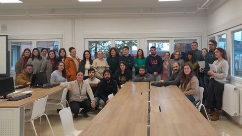 Profesores del IES Garc�a Barb�n de Ver�n, durante la jornada de este viernes