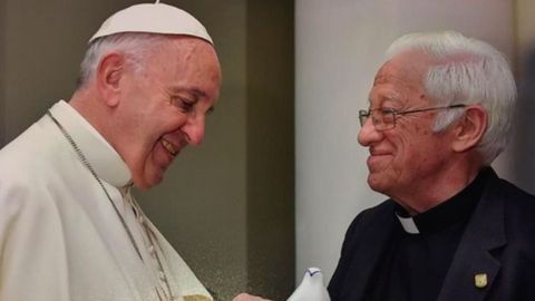 El papa Francisco y el padre ngel