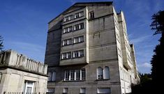 La residencia tiene siete plantas y forma parte del complejo de la ONCE en Campolongo.