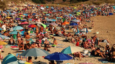 La playa de Doni�os durante el eclipse. 