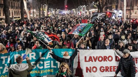 Manifestaci�n contra el certificado covi y la vacunaci�n en Tur�n, Italia