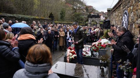 Vista general durante el tradicional homenaje a Manuel Llaneza, fundador del Sindicato de Obreros Mineros de Asturias (SOMA),