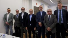 Participantes en la jornada sobre transparencia organizada en la Diputaci�n de Ourense.