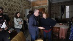 El director, Enrique Otero, y la actriz Mar�a V�zquez, en un momento del rodaje