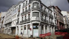 En la imagen, el edificio de Ucha ubicado en la esquina de M�ndez N��ez con la calle de la Iglesia