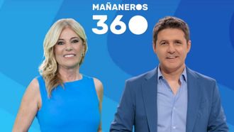 Los periodistas Esther Palomera y Jes�s Cintora, en una imagen difundida por RTVE para promocionar la entrevista a S�nchez