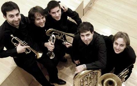 Bohemian Brass cuenta con cinco integrantes, entre ellos el cruce�o Yael Fiuza.