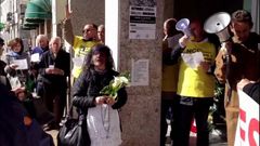 Un rosario por las preferentes en Moa�a