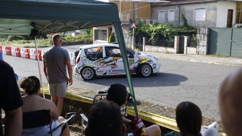 El Rali de Ourense ya est� en marcha.La primera especial depar� una dura batalla y gran ambiente en Amoeiro