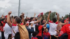 La afici�n ourensanista celebr� el ascenso con sus jugadores en el Municipal de Meis