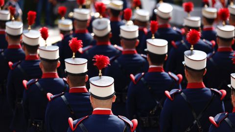 Desfile de agrupaciones militares con motivo del Da de las Fuerzas Armadas en Oviedo