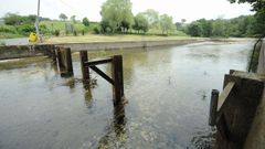 A 35 grados y sin playa fluvial en Vilatuxe