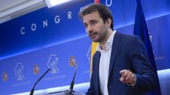 El diputado de Sumar, perteneciente a Podemos, este jueves en rueda de prensa.
