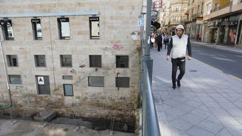 Las obras arrancaron en febrero y casi no han avanzado.