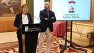 La alcaldesa de Gij�n, Carmen Moriy�n, en rueda de prensa en el Consistorio gijon�s, acompa�ada del edil de Urbanismo, Jes�s Mart�nez Salvador.