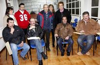 El patr�n mayor -en el centro-, flanqueado por miembros de la junta directiva.