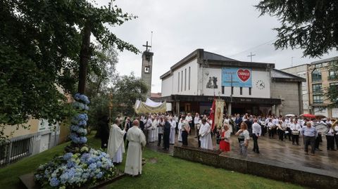 Los actos lit�rgicos del exterior de la iglesia, al final de la misa, se celebararon en el atrio, junto al cruceiro