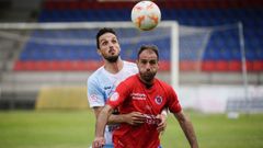 Acci�n del partido de ida entre la UD Ourense y el Arosa SC disputado en O Couto.