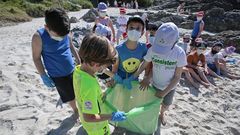 Voz Natura del colegio de Dorrón en la playa de Agra
