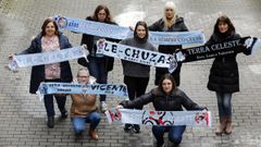 De pie, de izquierda a derecha, Josefina Fern�ndez (Pe�a Tudense), Carmen Iglesias (Gudelj Vigo), Marta Saiz (Le-Chuzas Celestes), Mari Carmen Comesa�a (Sempre co Celta) y Reyes (Terra Celeste); de cuclillas, In�s Calvar (Vicente Domaio) y Mar�a Valle (Alento Celeste).