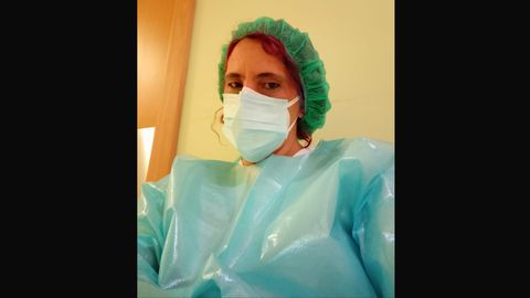 Nuria �lvarez, auxiliar de enfermer�a, quien desempe�o un trabajo esencial durante toda la pandemia