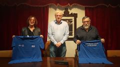 Genoveva Hermo, Xos� Lois Pi�eiro y Manuel Amil firmaron el acuerdo.