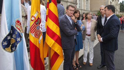 El presidente de la Xunta, Alberto Nez Feijoo y varios conselleiros en el minuto de silencio que ha realizado esta maana parte del gobierno gallego en la sede de la Xunta