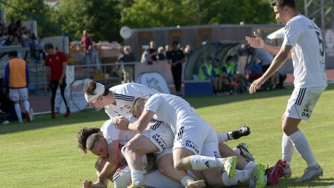 Partido de Preferente entre el Noia y el San Tirso El Noia ascendio  a Tercera RFEF