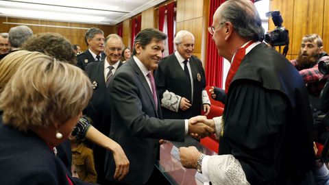 Javier Fern�ndez felicita a Jos� Ignacio P�rez Villamil