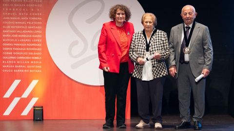 La pareja�recibi� el premio honor�fico de manos de la alcaldesa, Goreti Sanmart�n