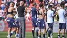 Claudio Gir�ldez y sus jugadores, tras el duelo de la primera vuelta en Vallecas.