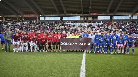 Partido solidario por los incendios forestales del verano entre el Ourense CF y el Zamora CF celebrado en el Reino de León.