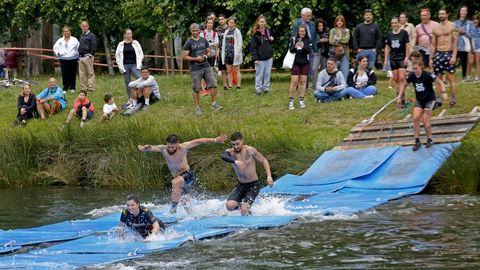 Pruebas de la Gladiator Race en la isla de las esculturas de Pontevedra