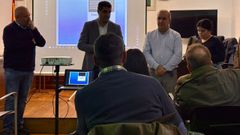 El alcalde de Ribadavia y el secretario general de Comercio explicaron a los comerciantes locales los beneficios del programa Vilas Vivas.