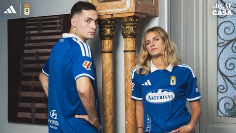 Primera equipaci�n del Real Oviedo 26/27