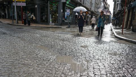 El adoquinado de la calle Bedoya est� en muy mal estado.