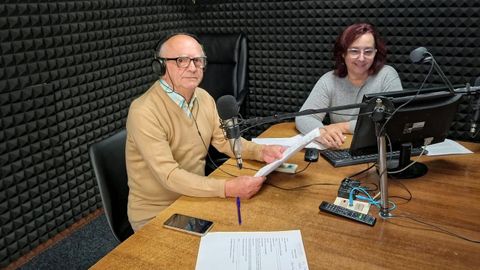 Toni Garca de Serez e Ana Lorenzo nos estudios de Radio Oriental de Montevideo.