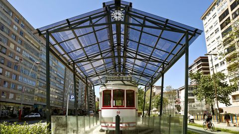 En la avenida de Castelao se recuerda la vinculación de Coia con los tranvías