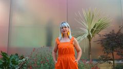 Marta Pazos delante de su obra inaugurada en la Bienal
