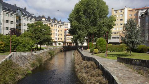 Paseo do Anllns, Carballo, ya en el casco urbano