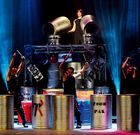 Toom-Pak convierte la percusi�n en un gran espect�culo.