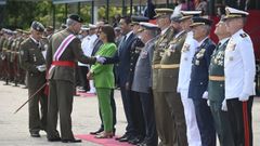 Autoridades asistentes al acto de celebraci�n del 56 aniversario de la Brilat