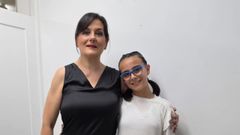 Lourdes Santos y su hija Matilde, en el Palacio de la �pera.