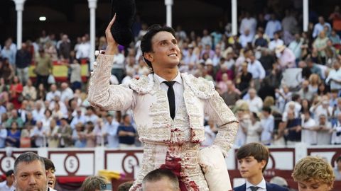 El torero Andr&eacute;s Roca Rey, en la plaza de toros de Gij&oacute;n el pasado mes de agosto
