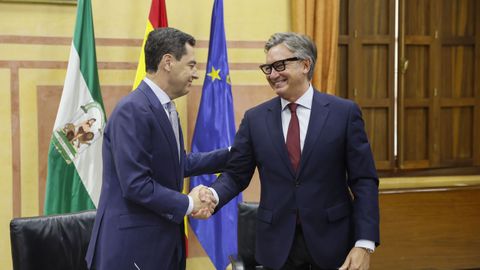 El candidato a la investidura y l�der de los populares andaluces, Juanma Moreno, y el l�der de Vox en la comunidad, Manuel Gavira.
