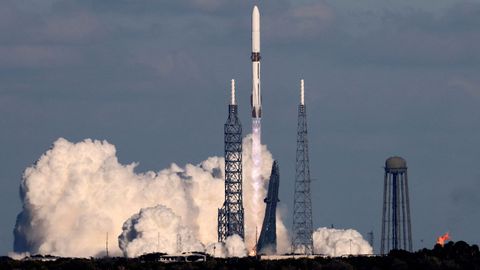 Un cohete New Glenn de Blue Origin despega este jueves de Cabo Ca�averal (EE UU) con dos sondas de la NASA que viajar�n hacia Marte.