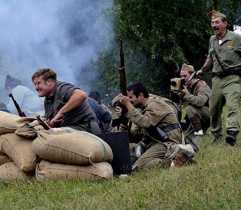 Paio en una recreacin de la Guerra Civil en Asturias.